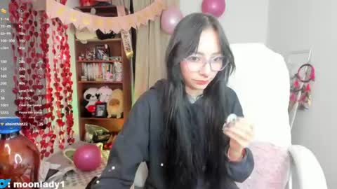 Snapshot of moonlady_ chatting on 06.27.26 MOON online show from 06.27.26