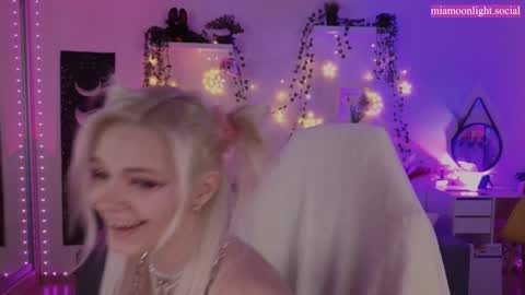 Mia   online show from 01.24.25