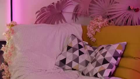 Snapshot of moonliora chatting on 02.08.26 moonliora online show from 02.08.26