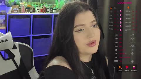 Snapshot of moonrenata chatting on 12.22.24 Ri online show from 12.22.24