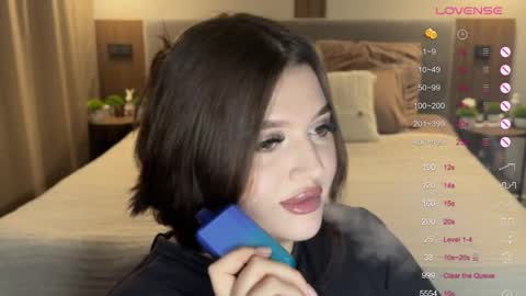 Snapshot of moonrenata chatting on 10.16.25 Ri online show from 10.16.25