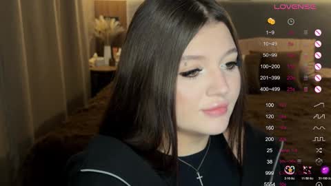 Snapshot of moonrenata chatting on 10.26.25 Ri online show from 10.26.25