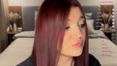 Snapshot of moonrenata chatting on 11.22.25 Ri online show from 11.22.25