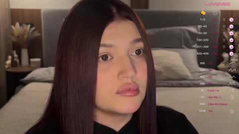 Snapshot of moonrenata chatting on 11.24.25 Ri online show from 11.24.25