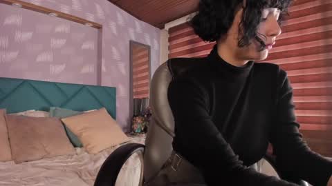 Michelle online show from 02.02.25