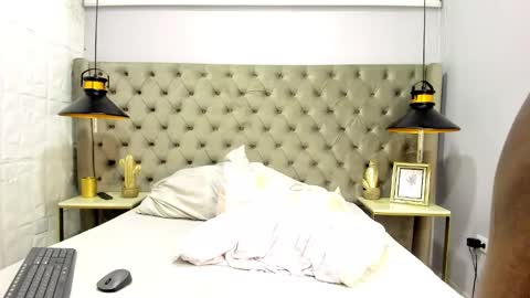 Mmorenito online show from 10.28.25