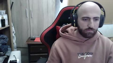 Snapshot of morenoch19 chatting on 11.28.25 alejo online show from 11.28.25