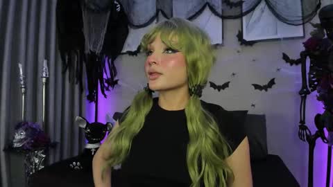 Snapshot of morgan_hill_ chatting on 10.20.25 Morgan online show from 10.20.25