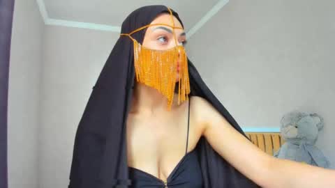 Medina online show from 05.11.26