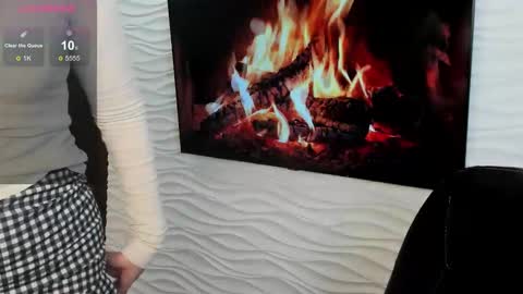 Snapshot of morygirl chatting on 09.13.25 mori online show from 09.13.25