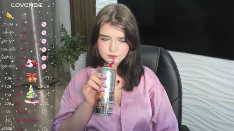 Snapshot of morygirl chatting on 12.02.25 mori online show from 12.02.25