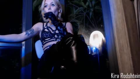 Snapshot of motherofdragons__ chatting on 03.06.25 fansly kirarodshtein online show from 03.06.25