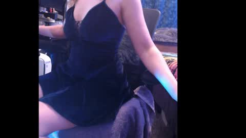 Snapshot of mountainbeauty chatting on 03.11.25 mountainbeauty online show from 03.11.25