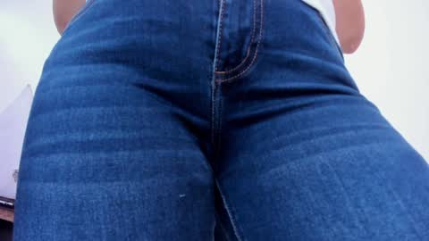 Snapshot of moxa_hot chatting on 12.19.24 moxa hot online show from 12.19.24