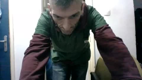 Snapshot of mppempis81 chatting on 02.25.26 mppempis81 online show from 02.25.26