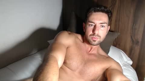 Snapshot of mr_canarias chatting on 04.14.26 Mr Canarias online show from 04.14.26
