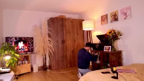 Mr Evans online show from 09.24.25