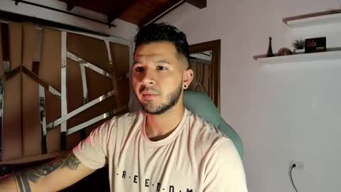 Snapshot of mr_mikee_ chatting on 02.25.25 MIKEE online show from 02.25.25