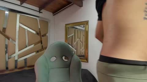 Snapshot of mr_mikee_ chatting on 02.26.25 MIKEE online show from 02.26.25