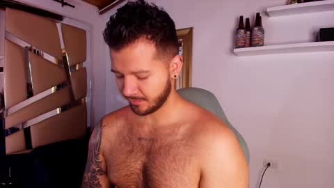 Snapshot of mr_mikee_ chatting on 10.11.25 MIKEE online show from 10.11.25