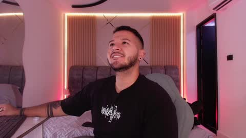 MIKEE online show from 04.02.26