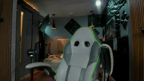 Snapshot of mr_mois chatting on 06.06.26 mr_mois online show from 06.06.26