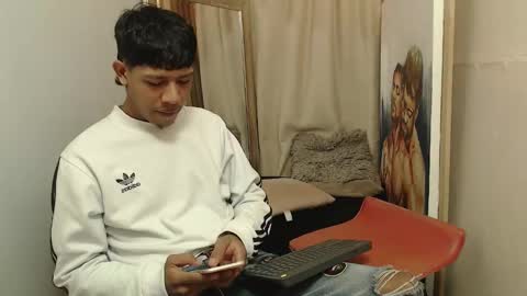 Snapshot of mr_stiven_ chatting on 11.17.25 mr_stiven_ online show from 11.17.25