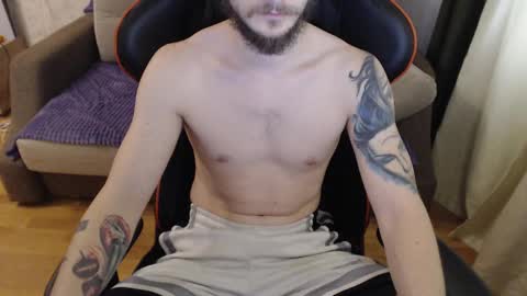 Snapshot of mrbeautifuleyes chatting on 01.13.25 mrbeautifuleyes online show from 01.13.25