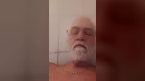 Snapshot of mrbighotcock12 chatting on 06.19.26 mrbighotcock12 online show from 06.19.26