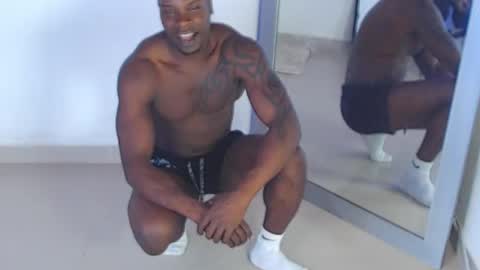 Snapshot of mrbyronstallion chatting on 11.08.25 byron online show from 11.08.25