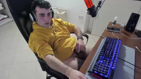 Snapshot of mrclean_97 chatting on 02.04.25 GoodBoy online show from 02.04.25