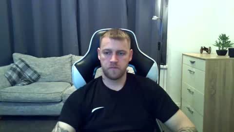 mrengland86566 online show from 02.12.26