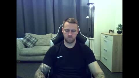 mrengland86566 online show from 02.18.26