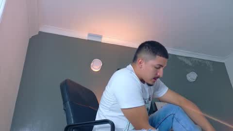 Mr Fox online show from 11.01.25