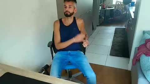 Snapshot of mrlongplay835366 chatting on 09.26.25 mrlongplay835366 online show from 09.26.25