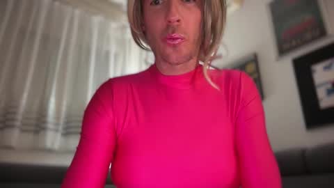 TaleOfLaura online show from 04.25.26