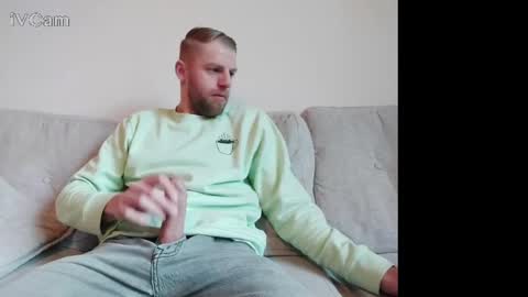 Snapshot of mrnobody6209 chatting on 03.03.25 mrnobody6209 online show from 03.03.25