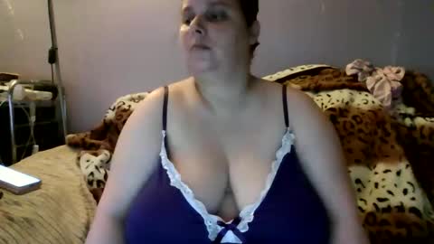 Snapshot of mrs_butterfly84 chatting on 05.31.26 Mrs Butterfly online show from 05.31.26