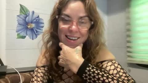 Snapshot of mrs_kinkie chatting on 12.07.24 mrs_kinkie online show from 12.07.24