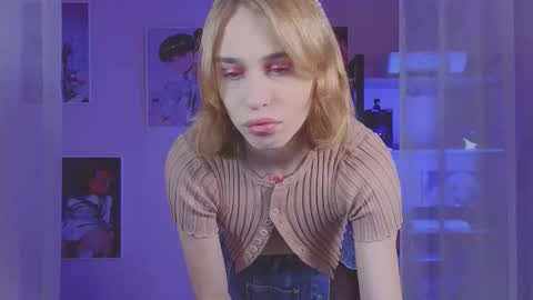 Snapshot of mrs_mills chatting on 10.10.25 Barbie online show from 10.10.25