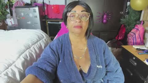 mrs_mommy online show from 11.18.25