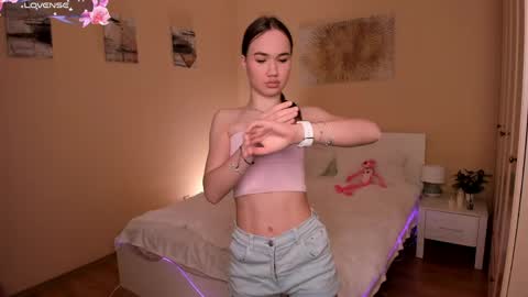 Mia online show from 03.23.26