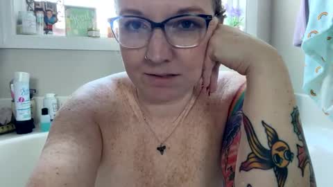 mrsbeachbumm online show from 12.27.24