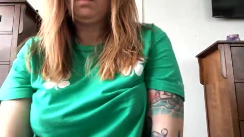 mrsbeachbumm online show from 01.21.25