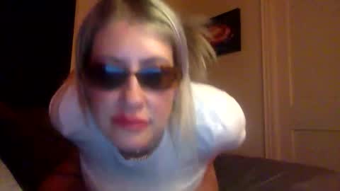 MrsPrissXO online show from 04.18.26