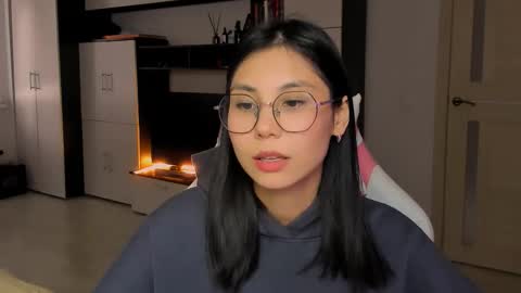 ms_emily_ online show from 09.13.25