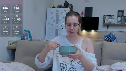 Snapshot of ms_foryou chatting on 04.09.26 Ms ForYOU online show from 04.09.26