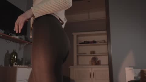 Snapshot of ms_lorelei chatting on 12.20.24 Lore online show from 12.20.24