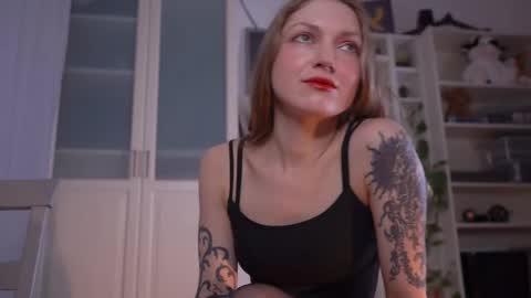 Snapshot of ms_lorelei chatting on 10.24.25 Lore online show from 10.24.25