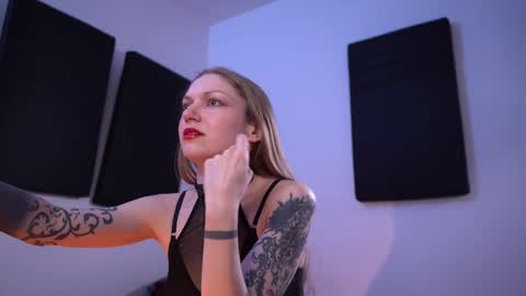 Snapshot of ms_lorelei chatting on 03.20.26 Lore online show from 03.20.26